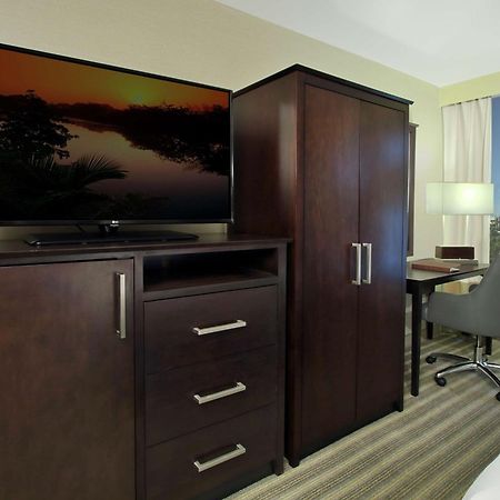 Hotel Doubletree By Hilton Newark Extérieur photo