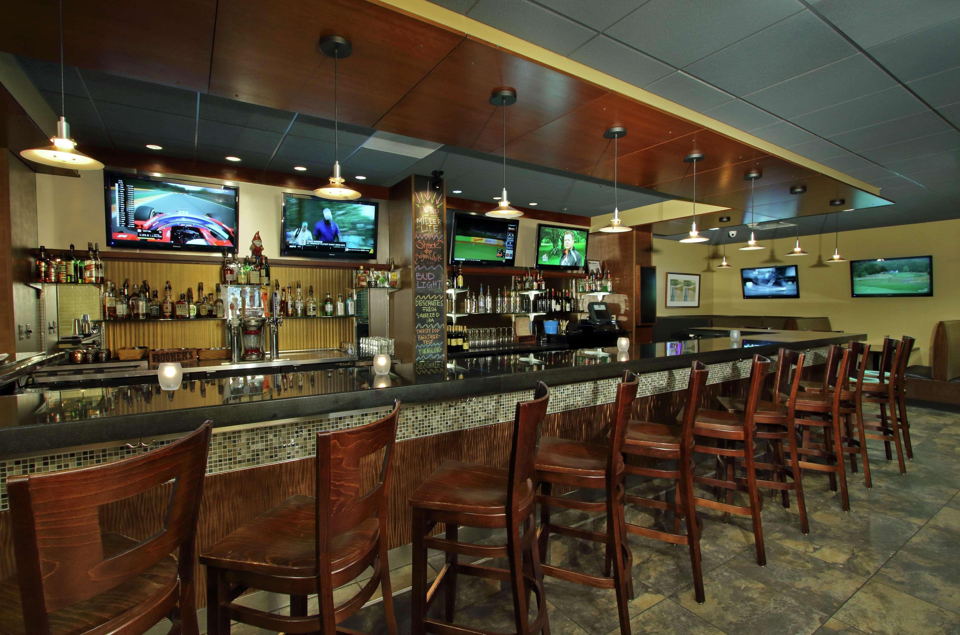 Hotel Doubletree By Hilton Newark Extérieur photo