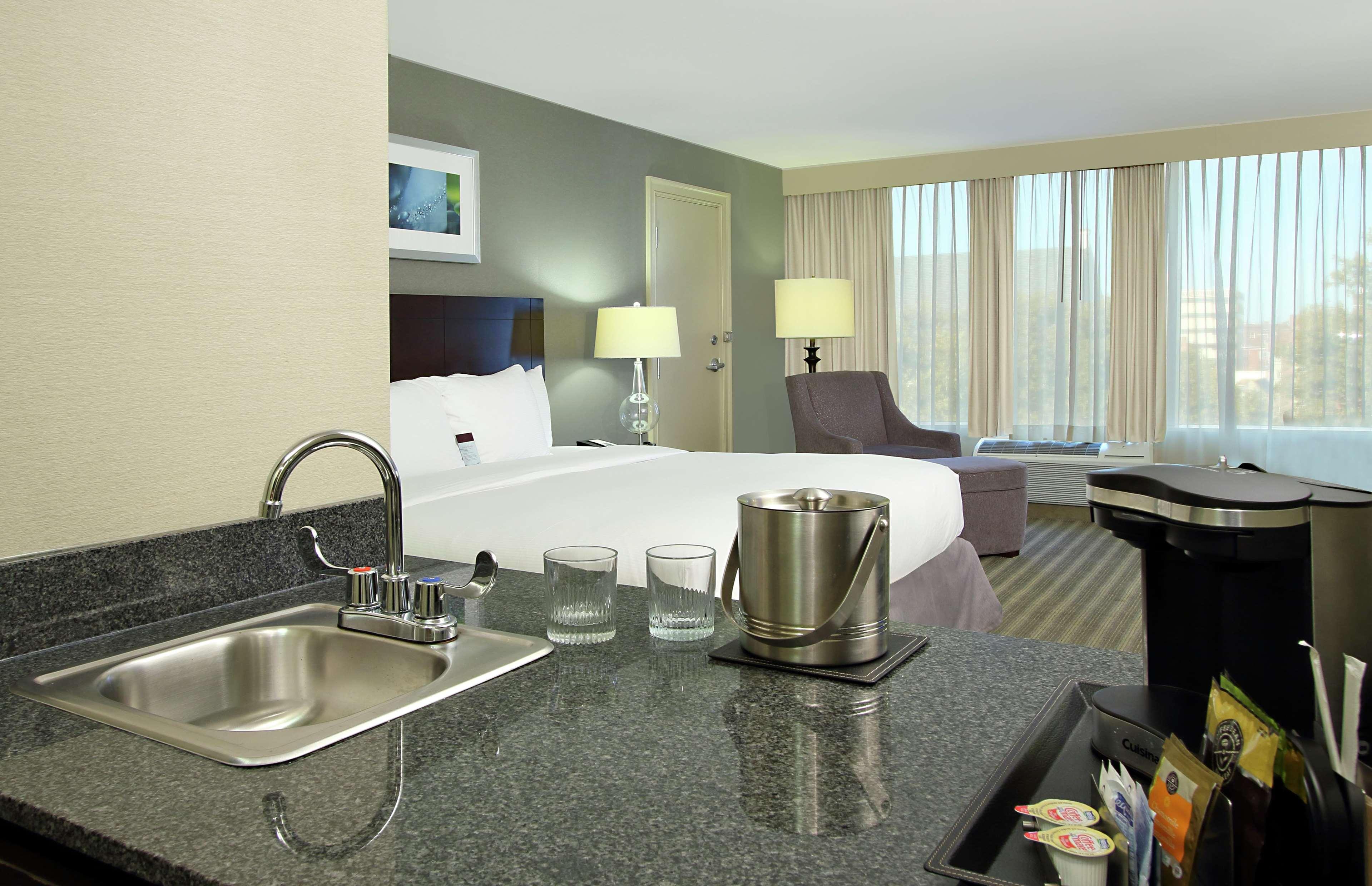 Hotel Doubletree By Hilton Newark Extérieur photo