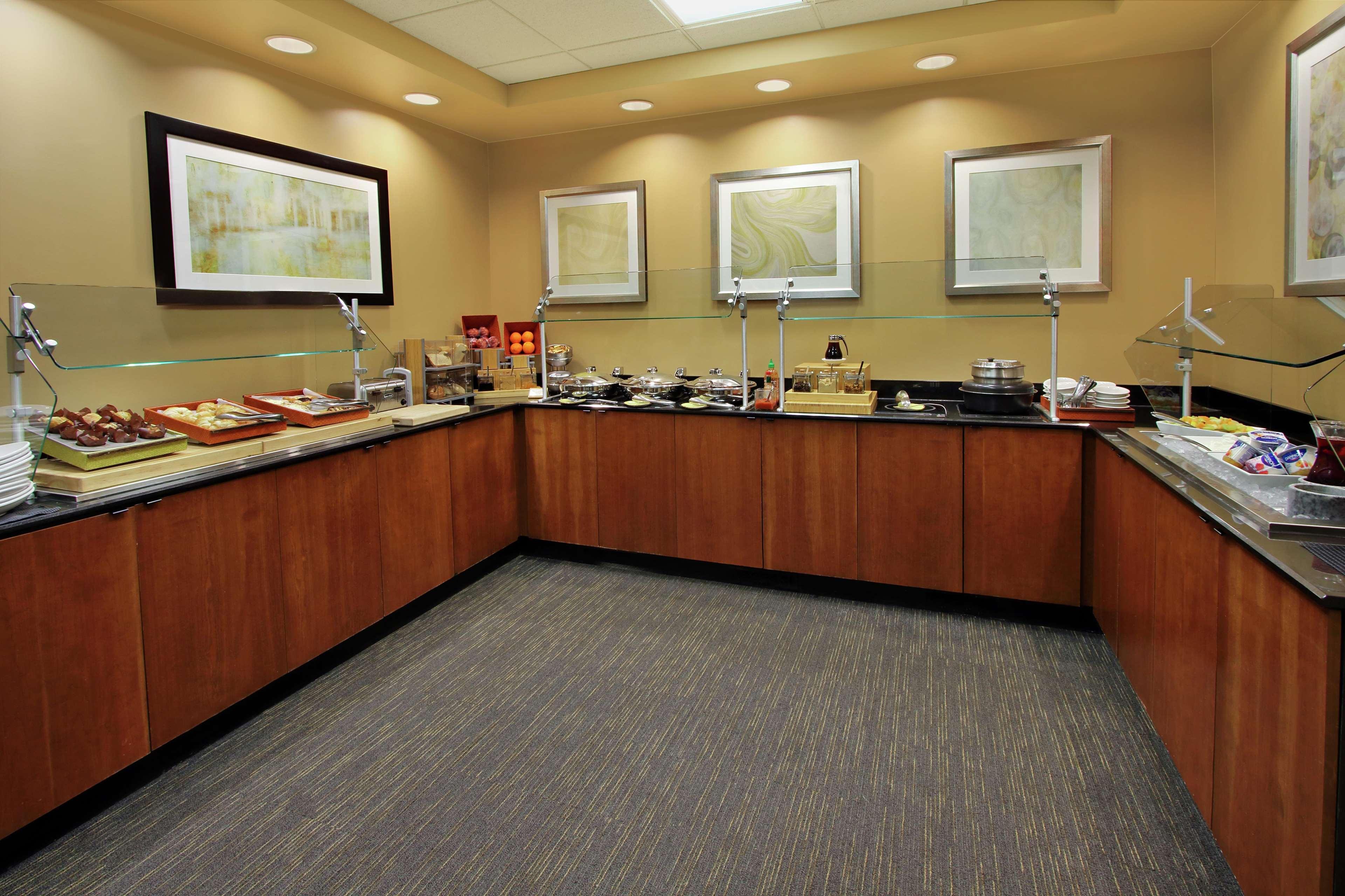 Hotel Doubletree By Hilton Newark Extérieur photo