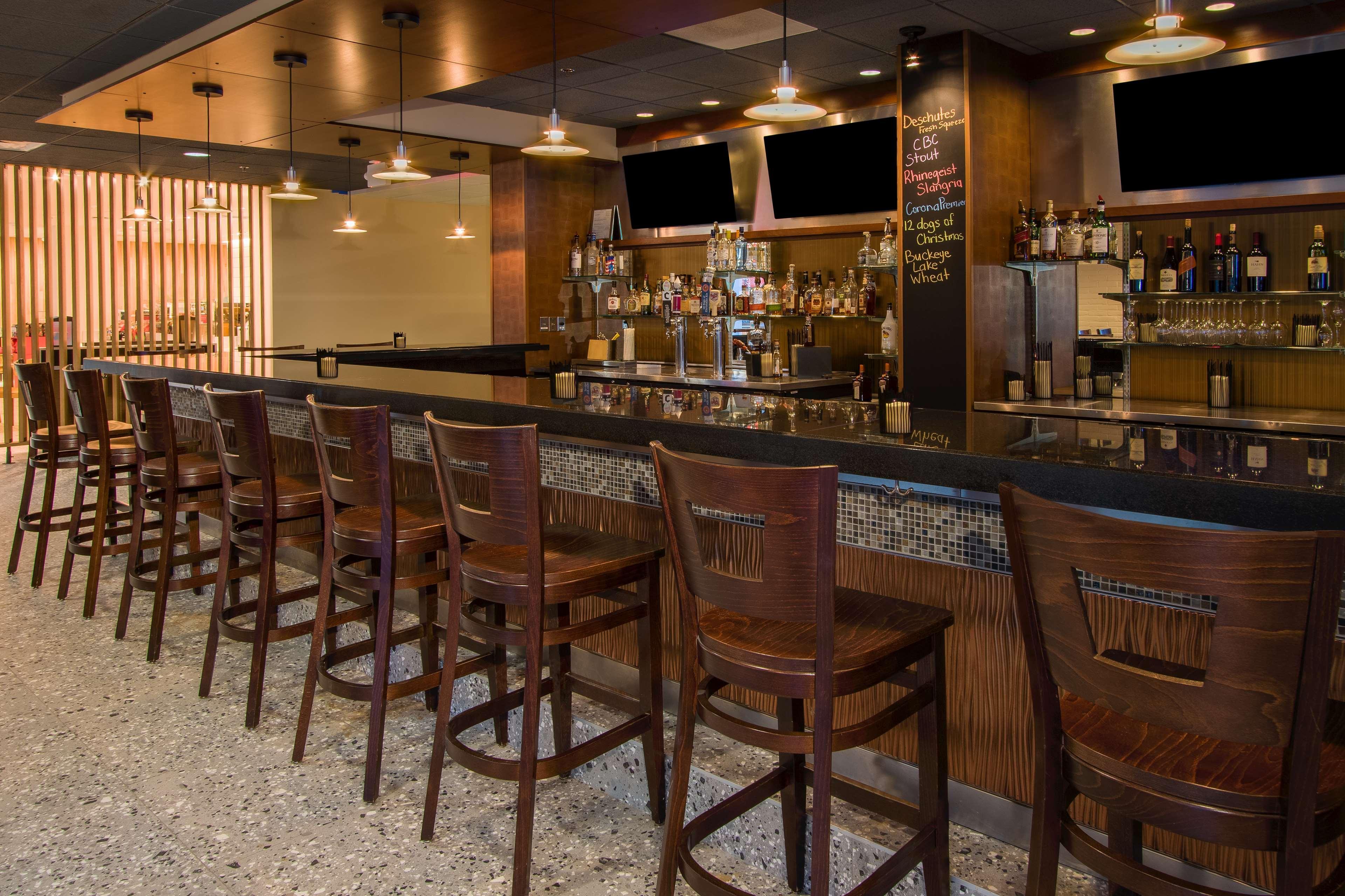 Hotel Doubletree By Hilton Newark Extérieur photo