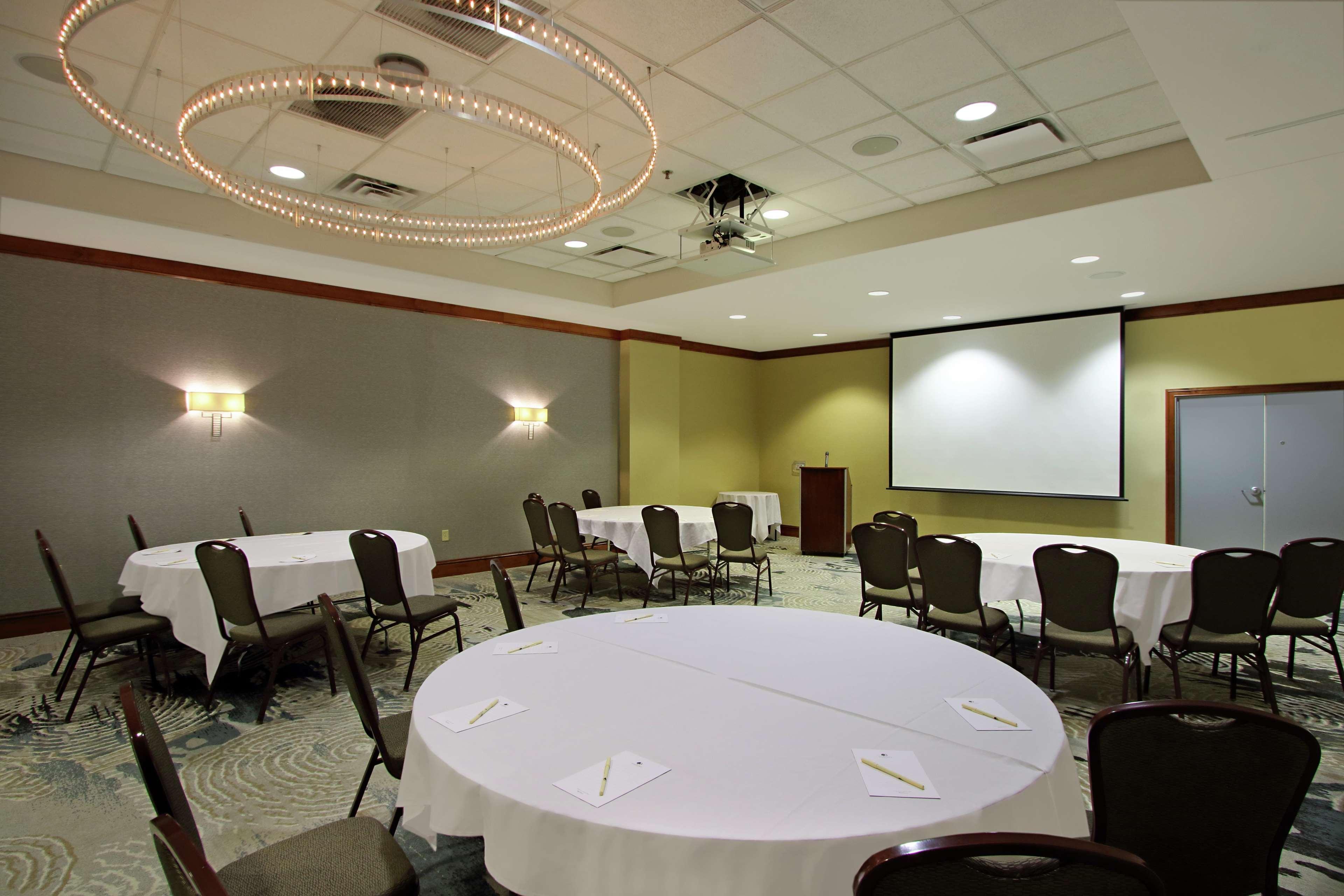 Hotel Doubletree By Hilton Newark Extérieur photo