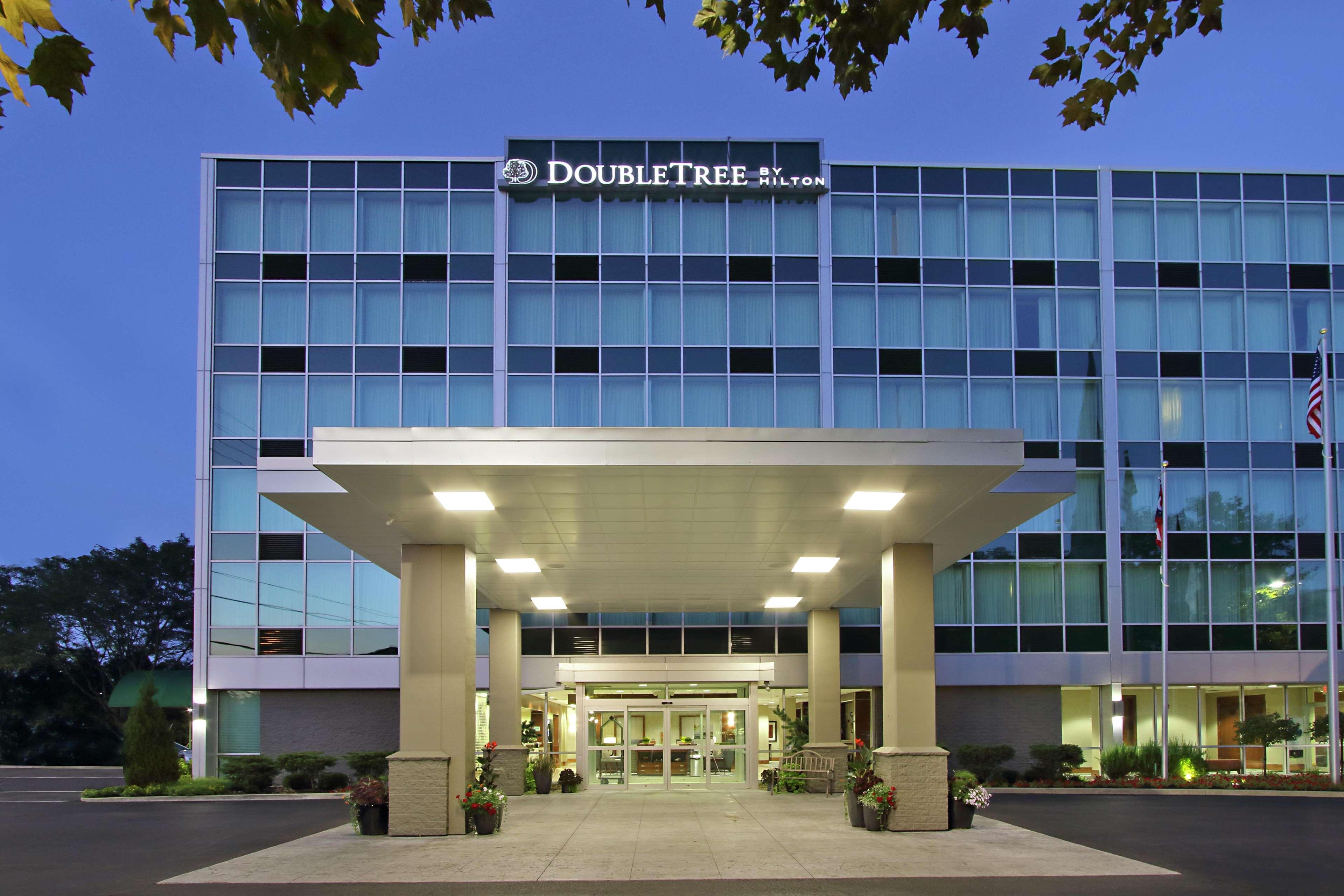 Hotel Doubletree By Hilton Newark Extérieur photo