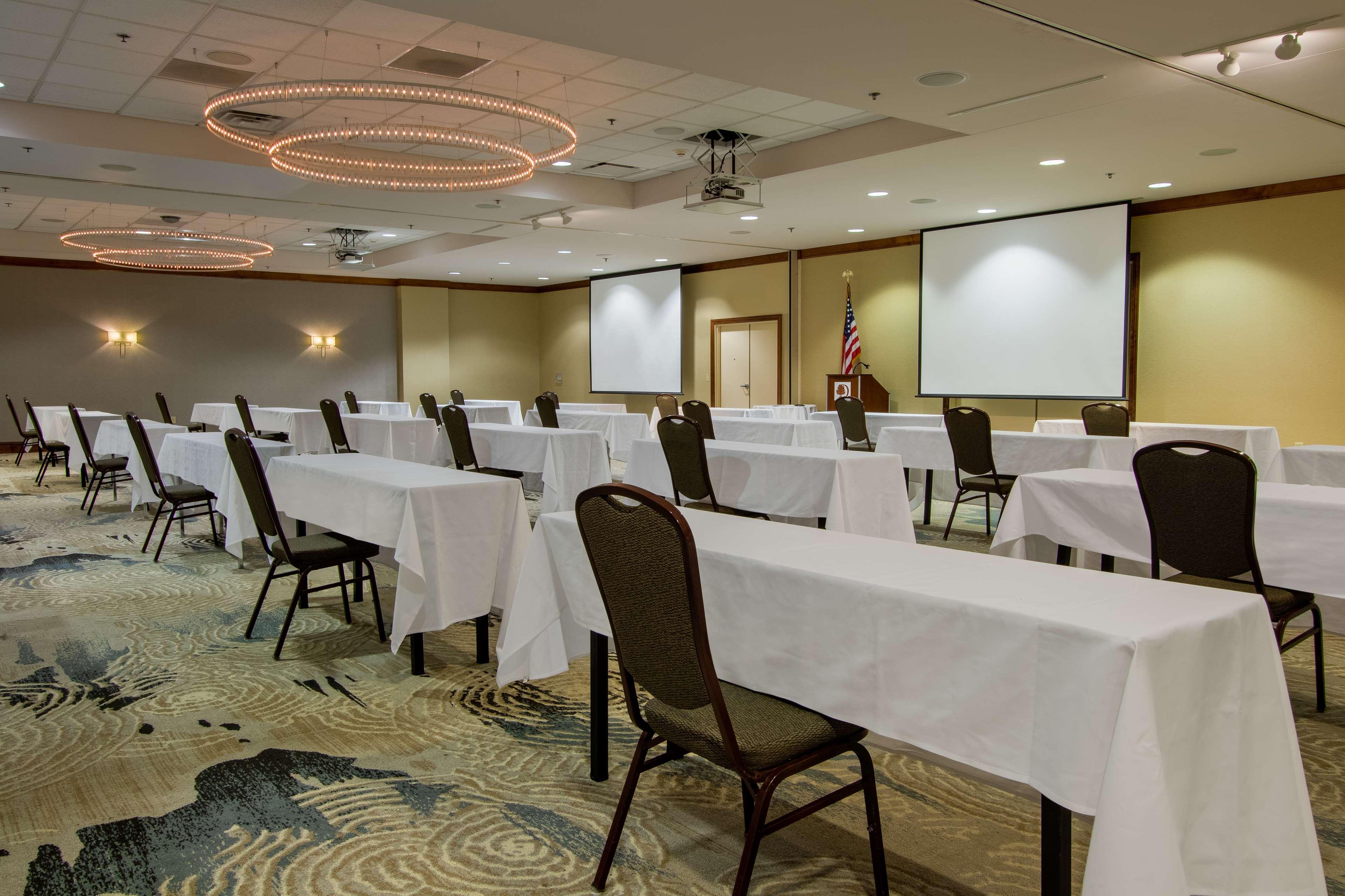 Hotel Doubletree By Hilton Newark Extérieur photo