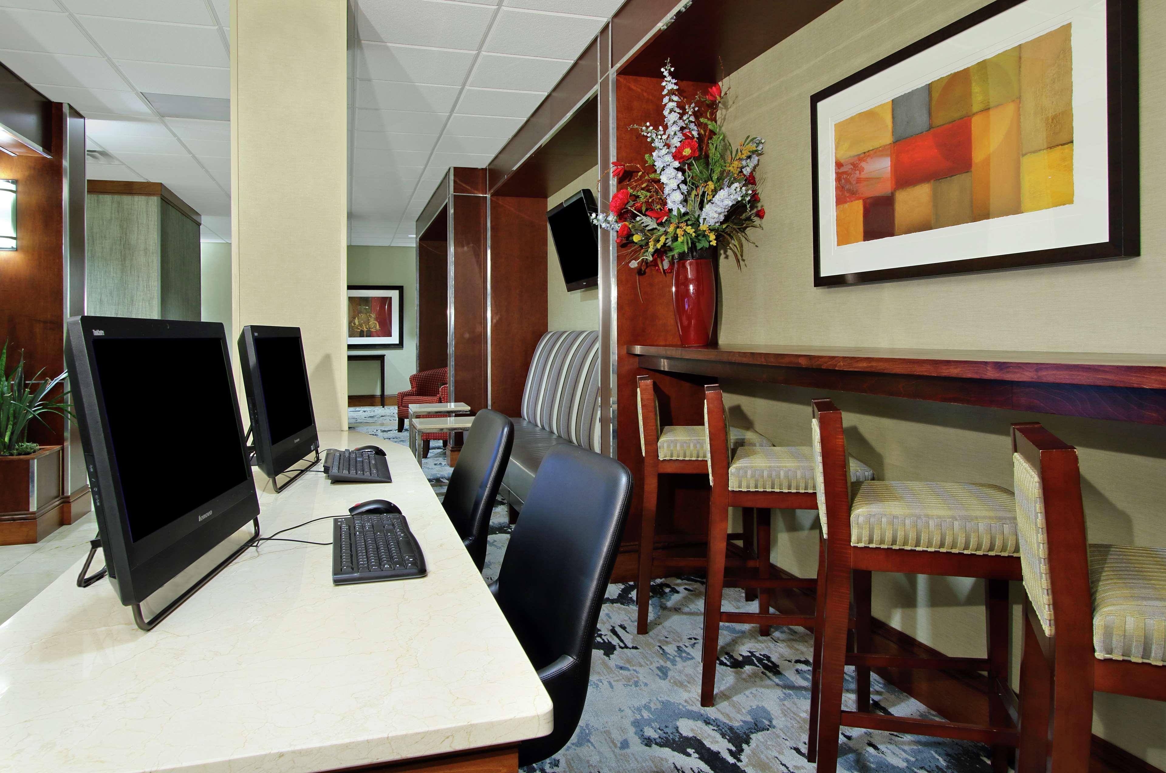 Hotel Doubletree By Hilton Newark Extérieur photo