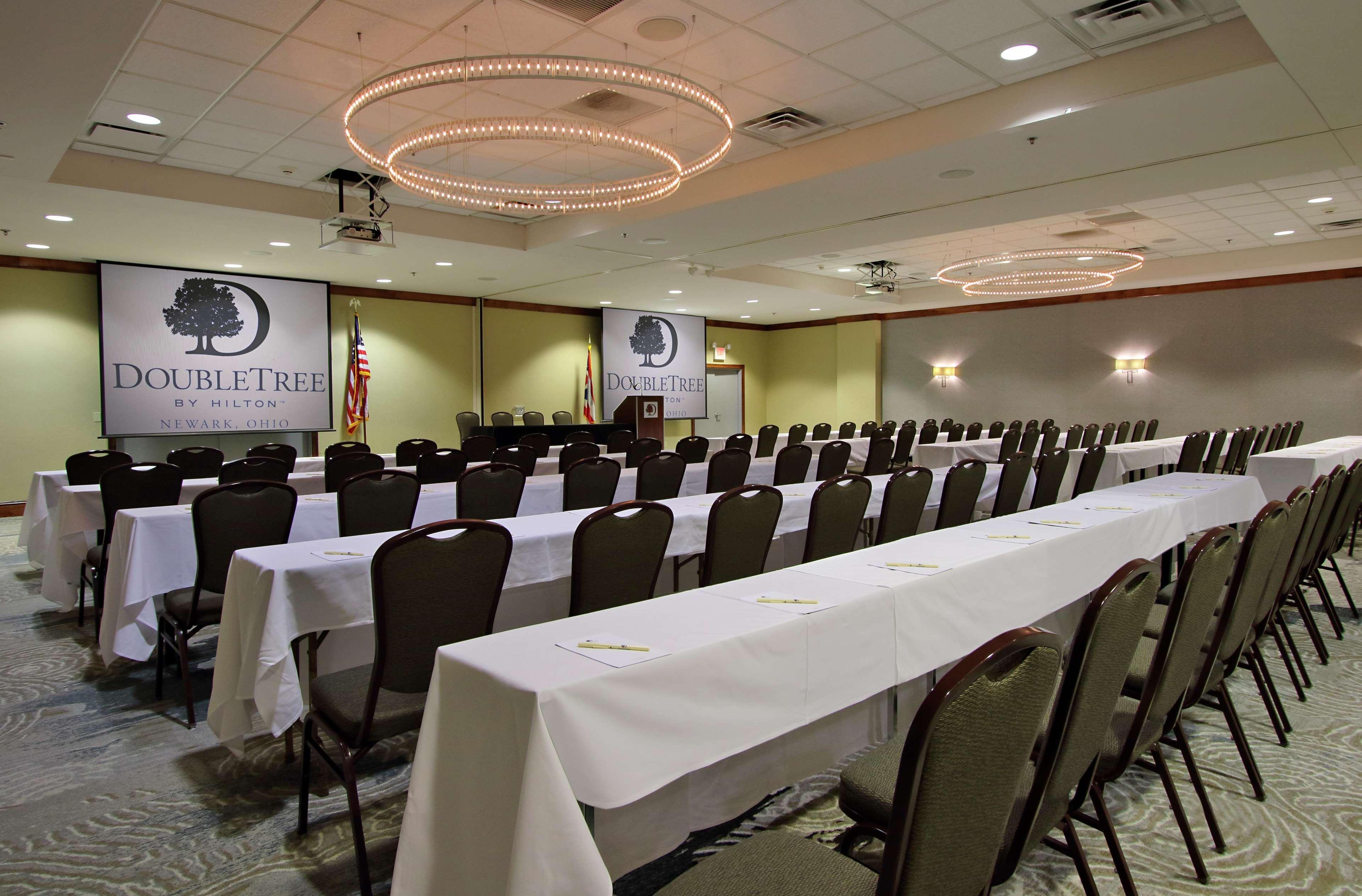 Hotel Doubletree By Hilton Newark Extérieur photo