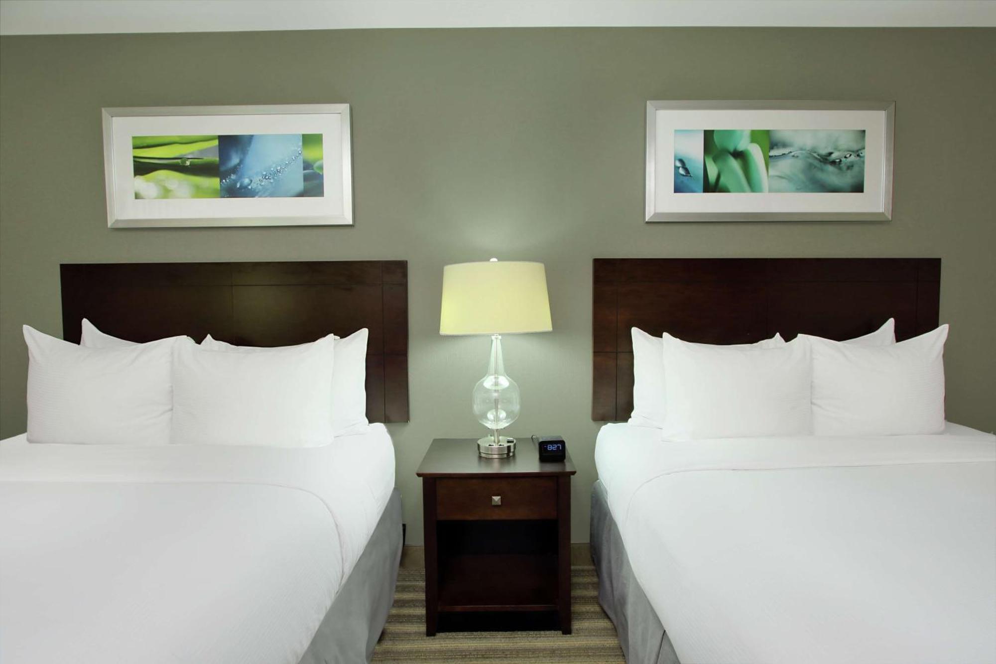 Hotel Doubletree By Hilton Newark Extérieur photo
