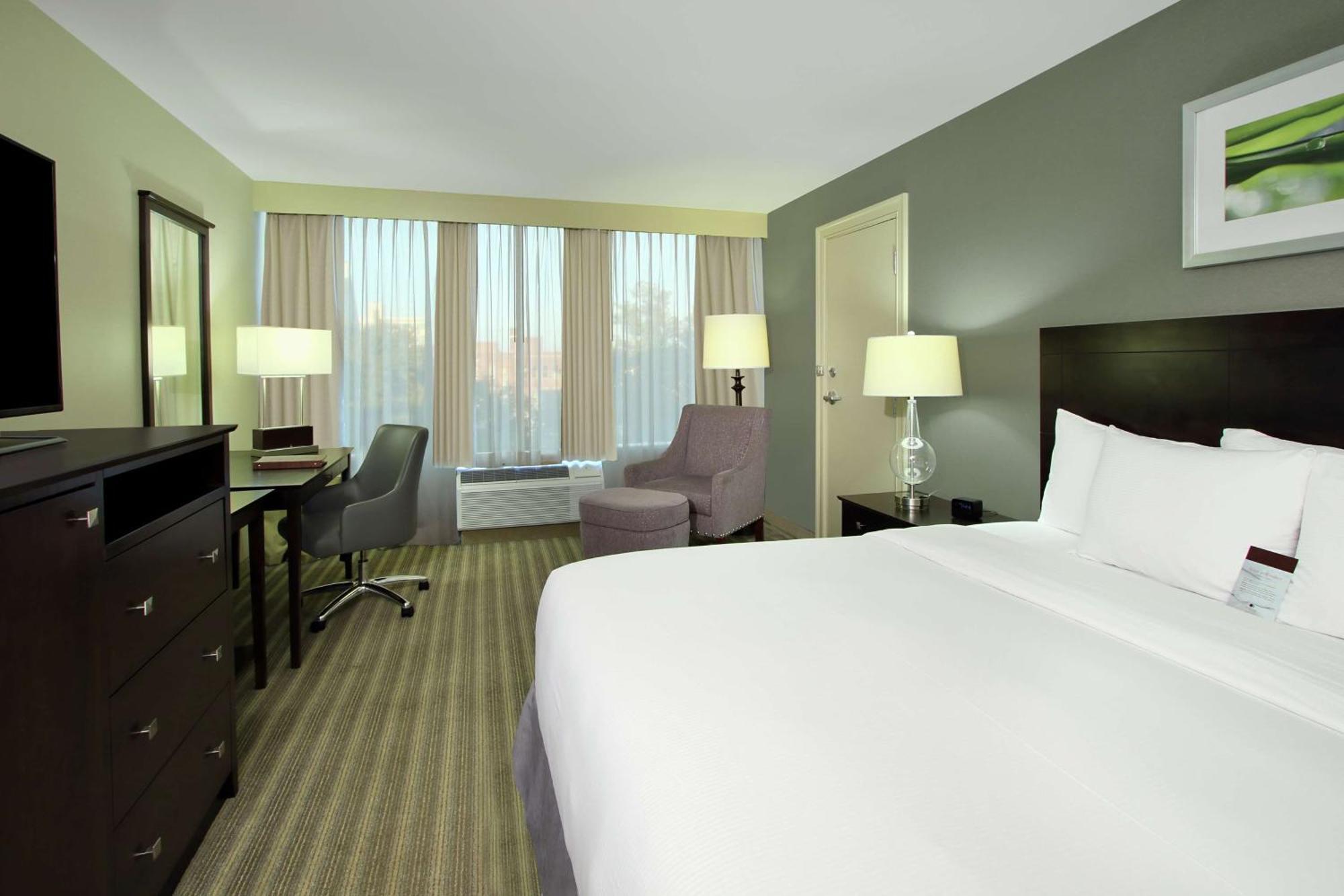 Hotel Doubletree By Hilton Newark Extérieur photo